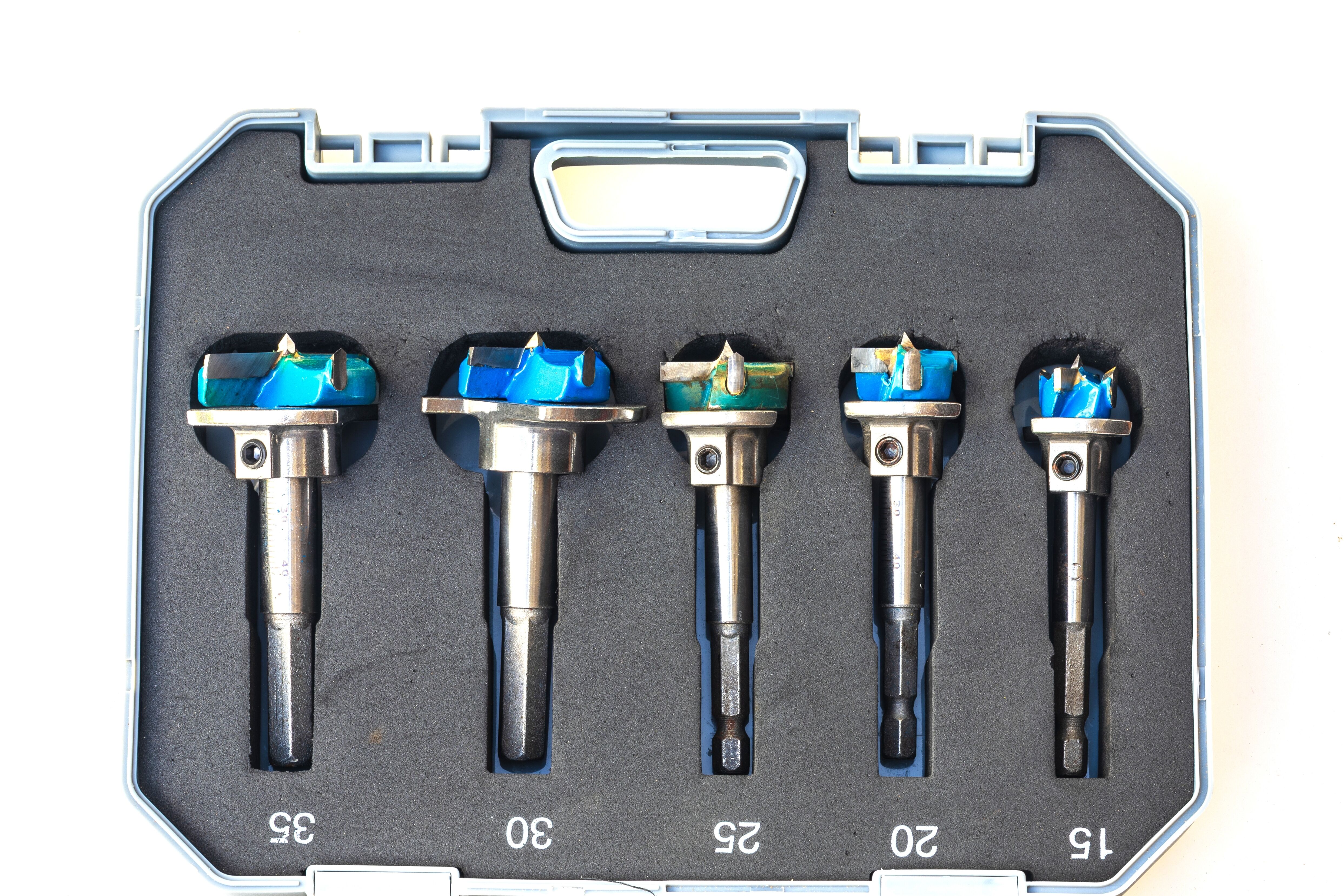 Óséð ónæmi í vélagerð til vinnslu nákvæmra hluta