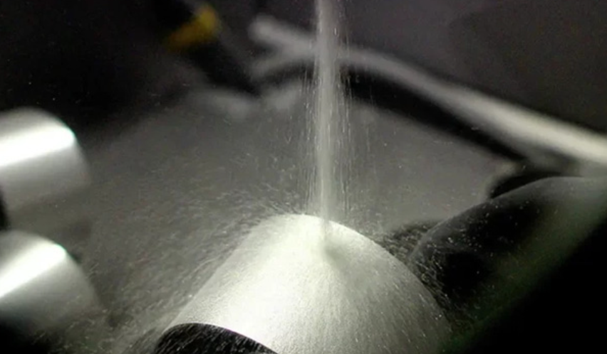 Wie bereitet man Ti6Al4V-Titan-Oberflächen vor, bevor schützende Beschichtungen zur verbesserten Haftung aufgebracht werden?