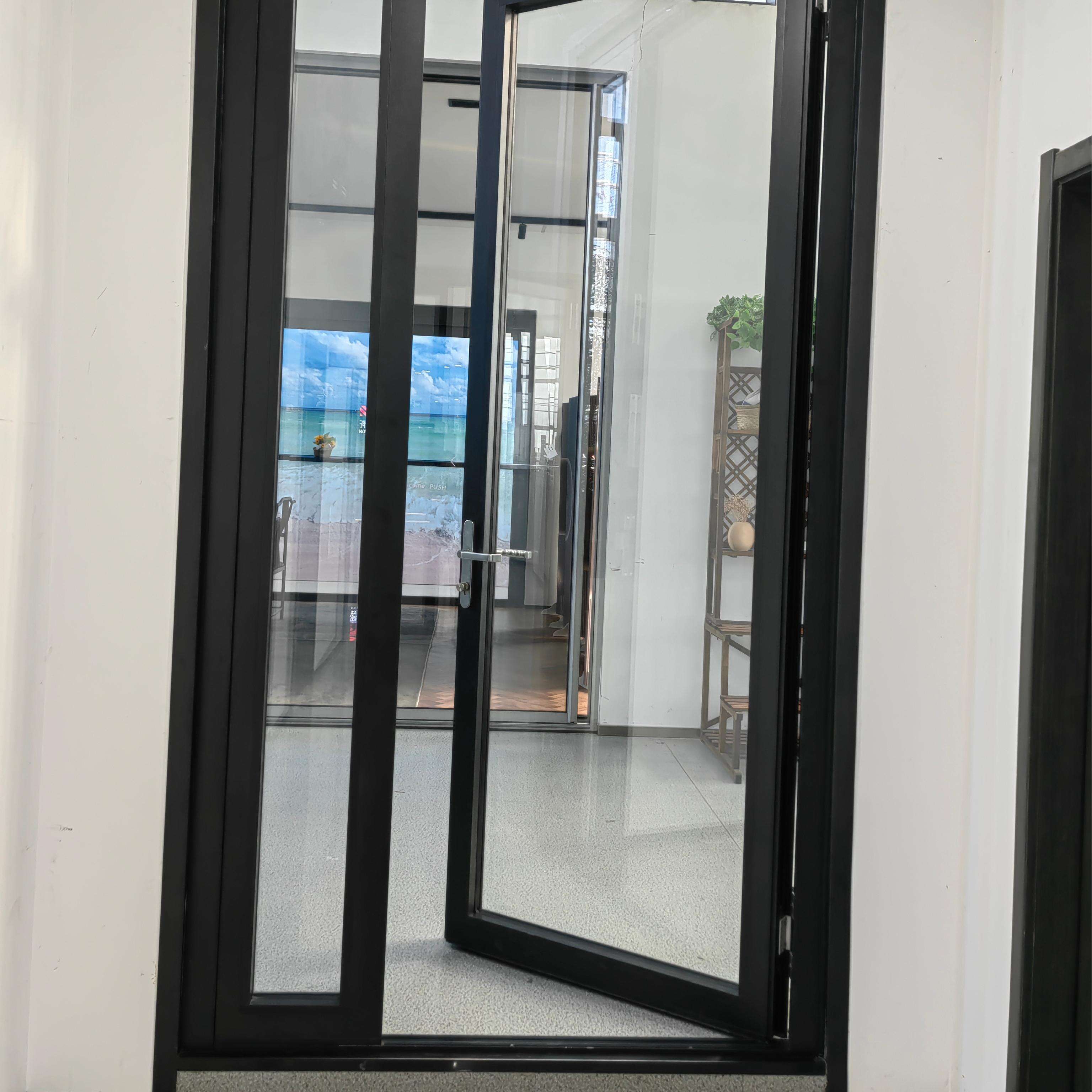 Descubra las ventajas de las puertas de aluminio y vidrio