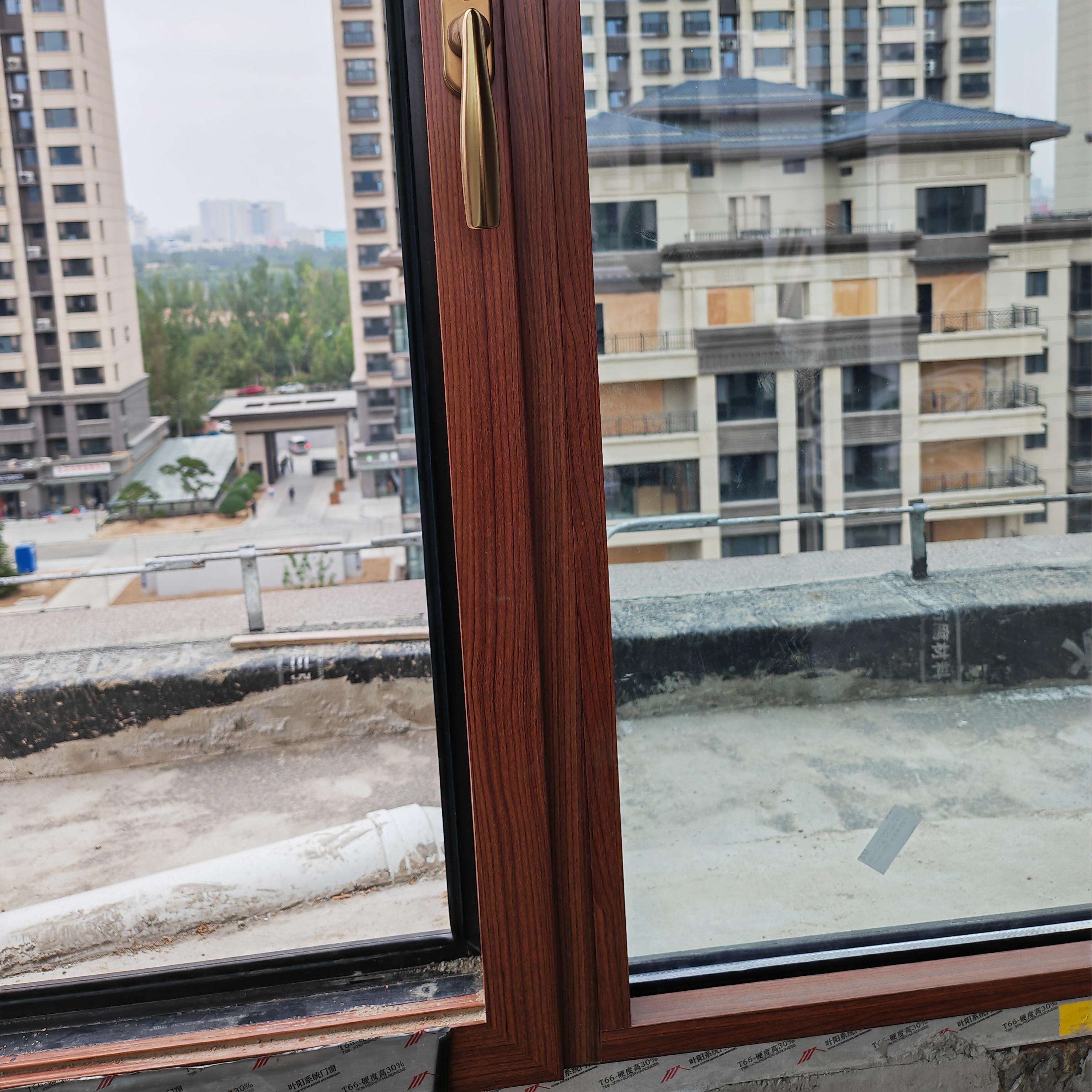 Beneficios incomparables de las puertas con marco de aluminio