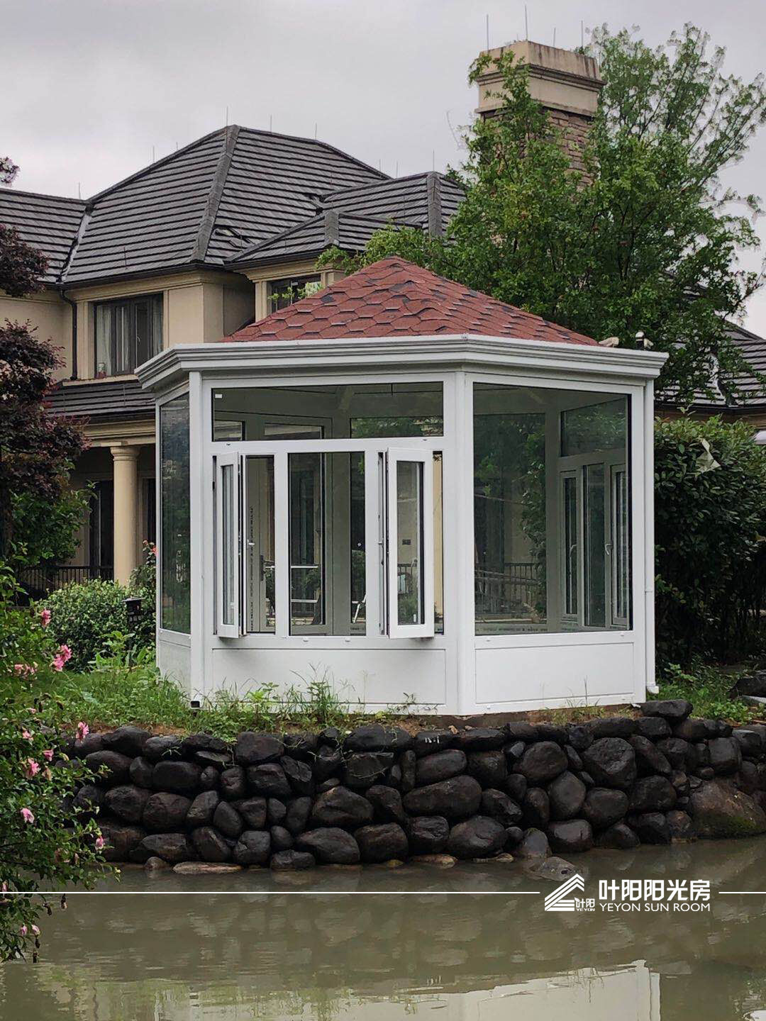 Diamond Roof sunroom
