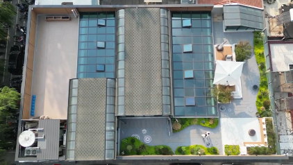 Multi-Span Classical Roof Sunroom: An Artistic Work Connecting Buildings