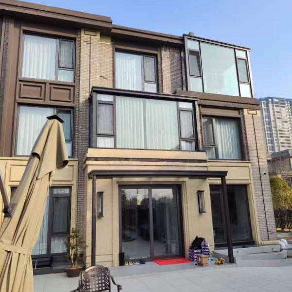 El futuro de la vida: Soluciones contemporáneas de casas de cristal