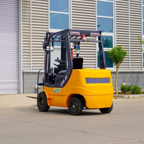 Electric Forklifts Are Transforming Warehousing Operations