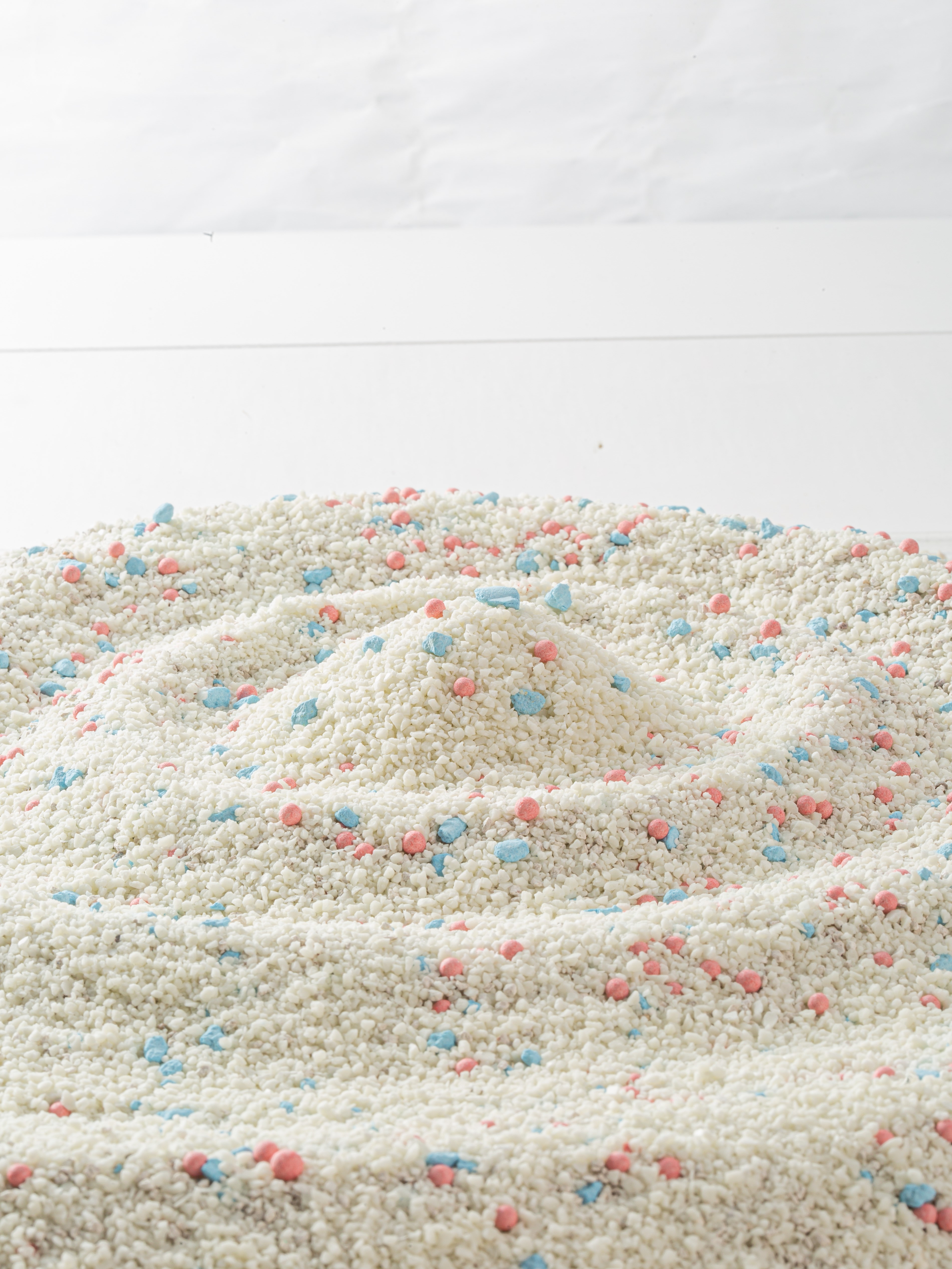Custom Innovation Reverses Declining Cat Litter Sales for European Premium Brand