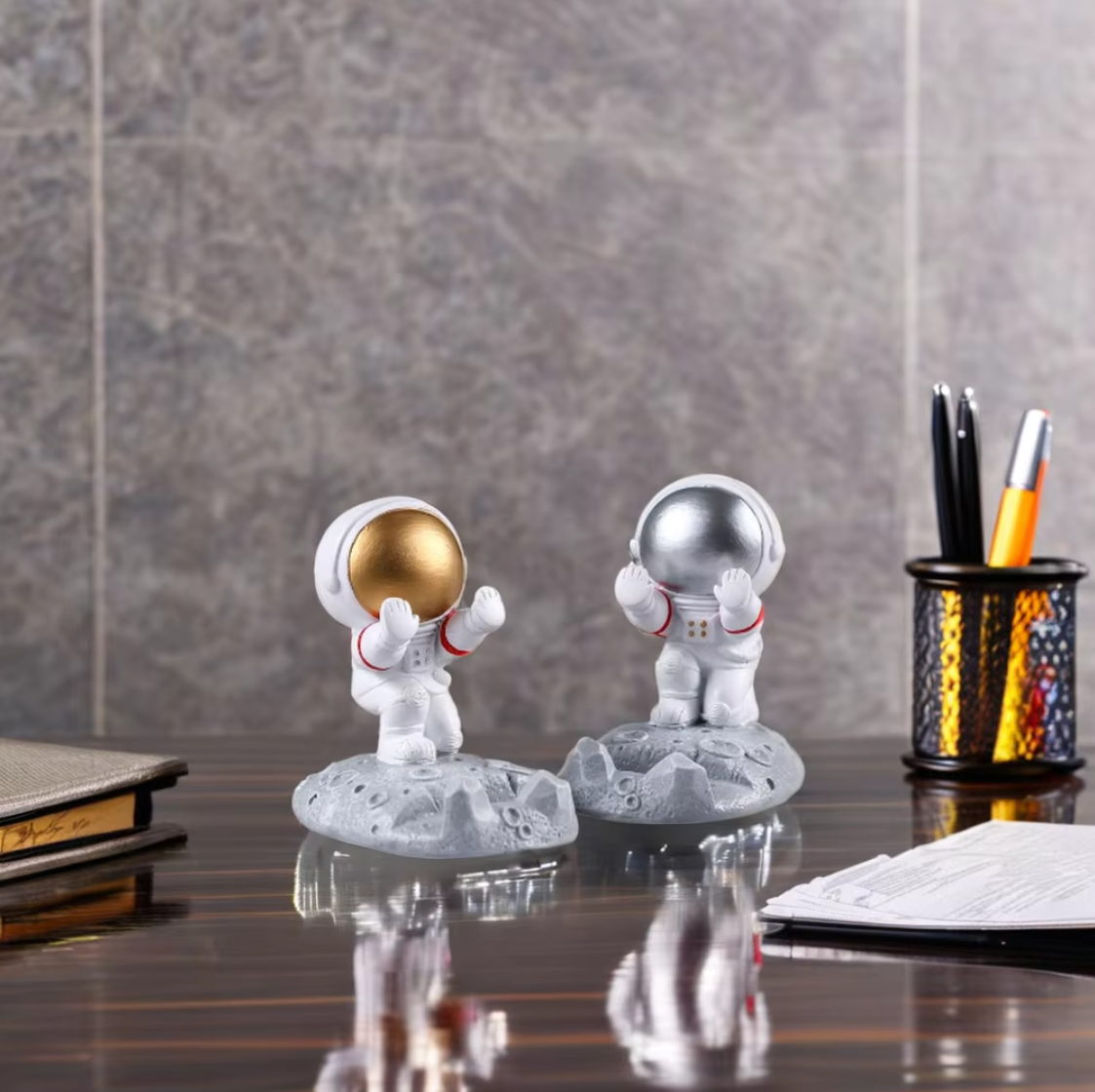 How Can Souvenir Manufacturers Bulk Customize Personalized Nodding Figures to Meet Diverse Market Needs?