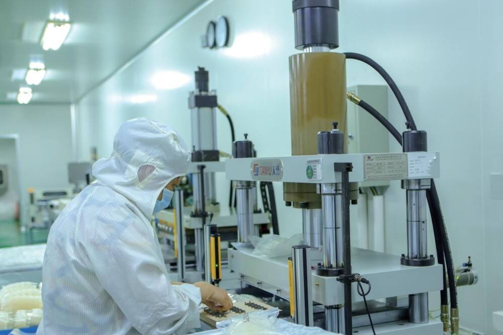 Building Core Competitive Advantage Through Technological Innovation and Quality Control