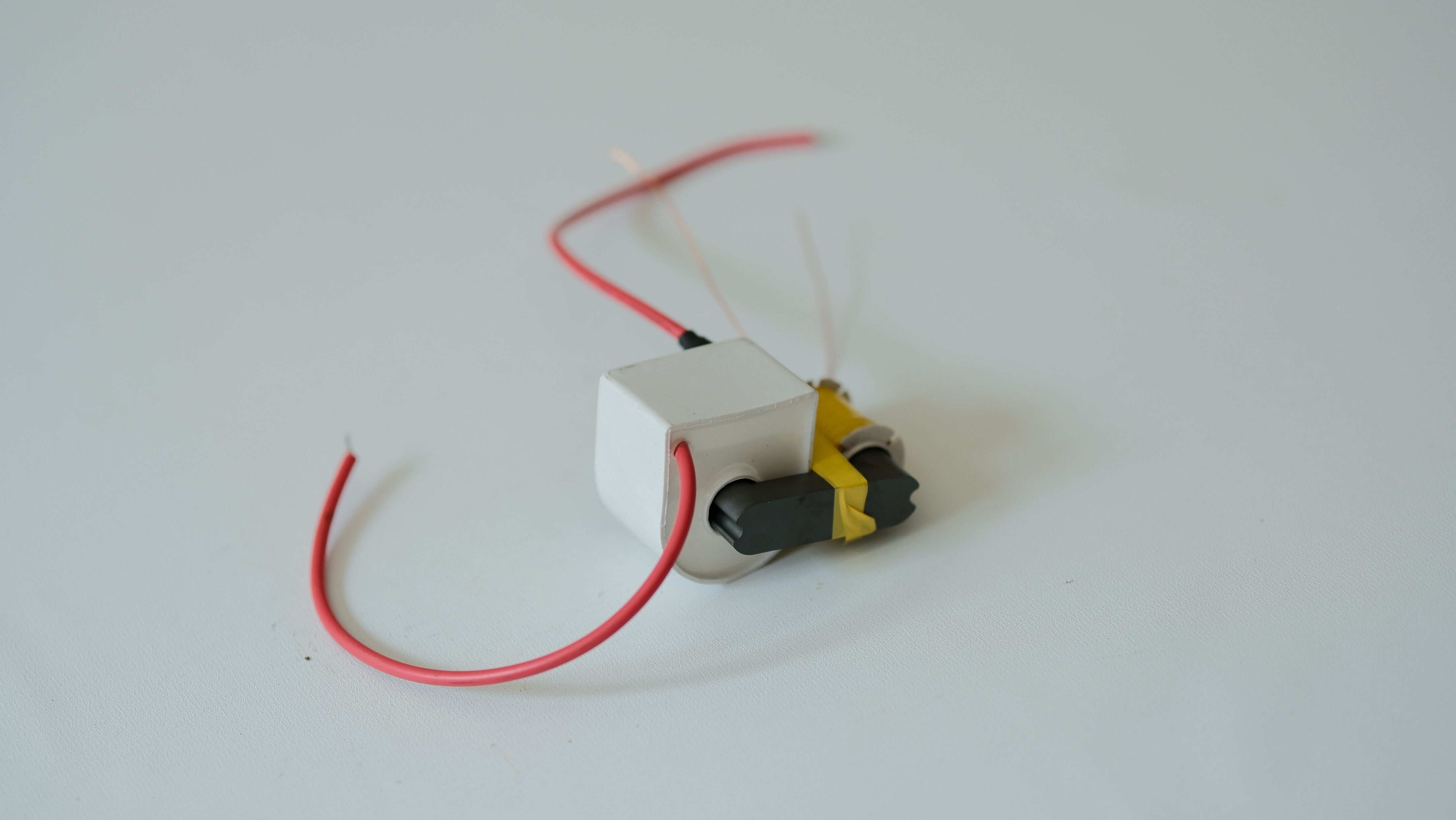 Superior Voltage Conversion Efficiency for Cost-Effective Power Management