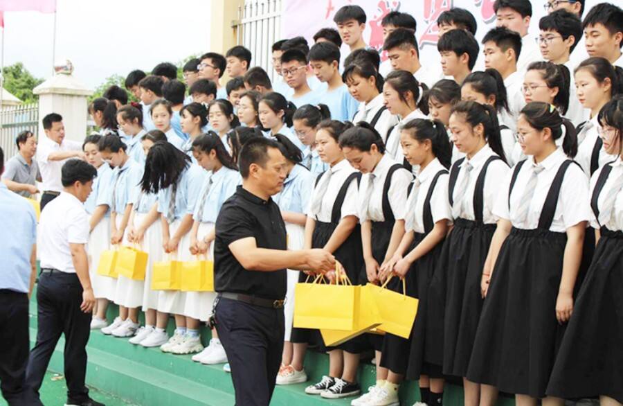 As Part Of Our Commitment To Local Community Development, Sanxing Technology Periodically Awards: