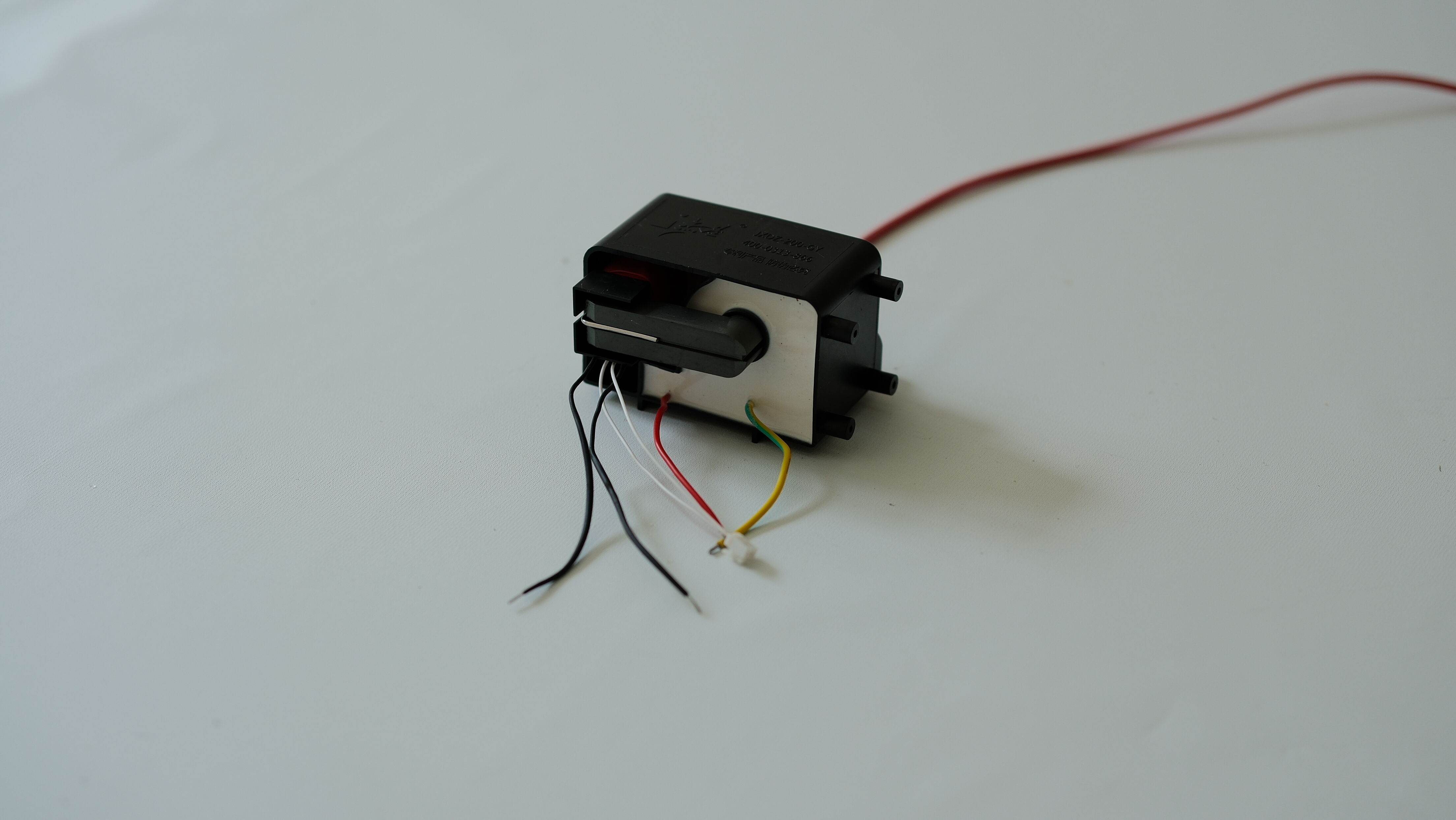 Superieure Elektromagnetiese Ontwerp en Konstruksiekwaliteit