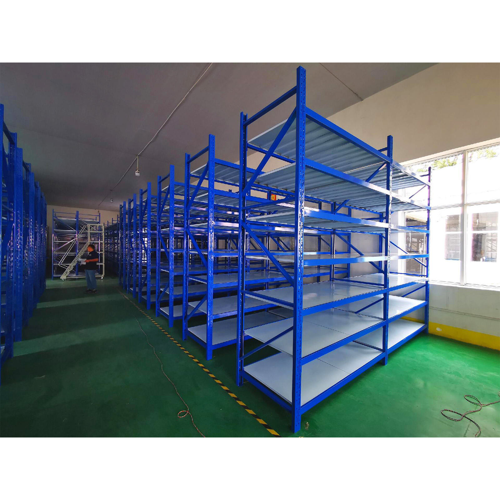 Optimize Warehouse Practices with Racking Manufacturer Tips