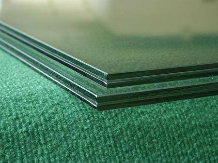 Превъзходни оптични характеристики и предаване на светлина