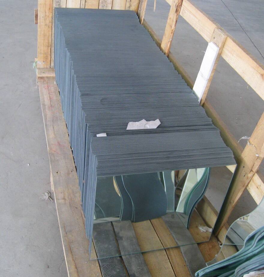 كيف يُستخدم المرآة الألومنيومية في مشاريع الديكور الداخلي؟