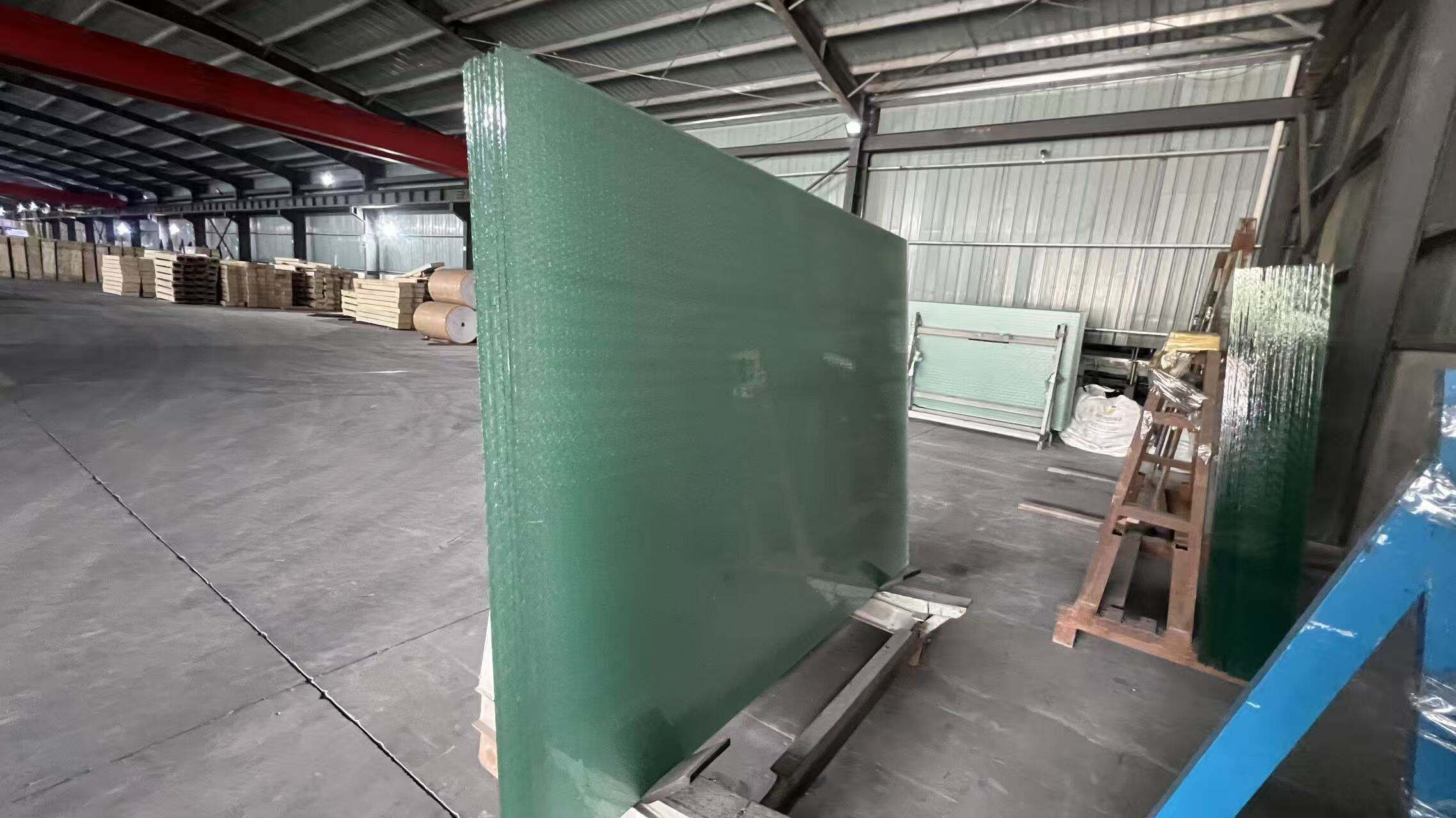 Превъзходни оптични характеристики и предаване на светлина