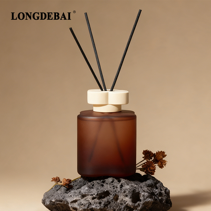 OEM customized petal-shaped glass reed diffuser bottle details