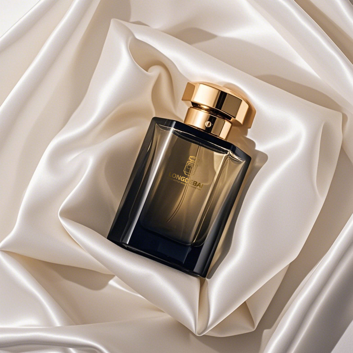 Découvrez l'élégance des flacons en verre coloré pour parfums