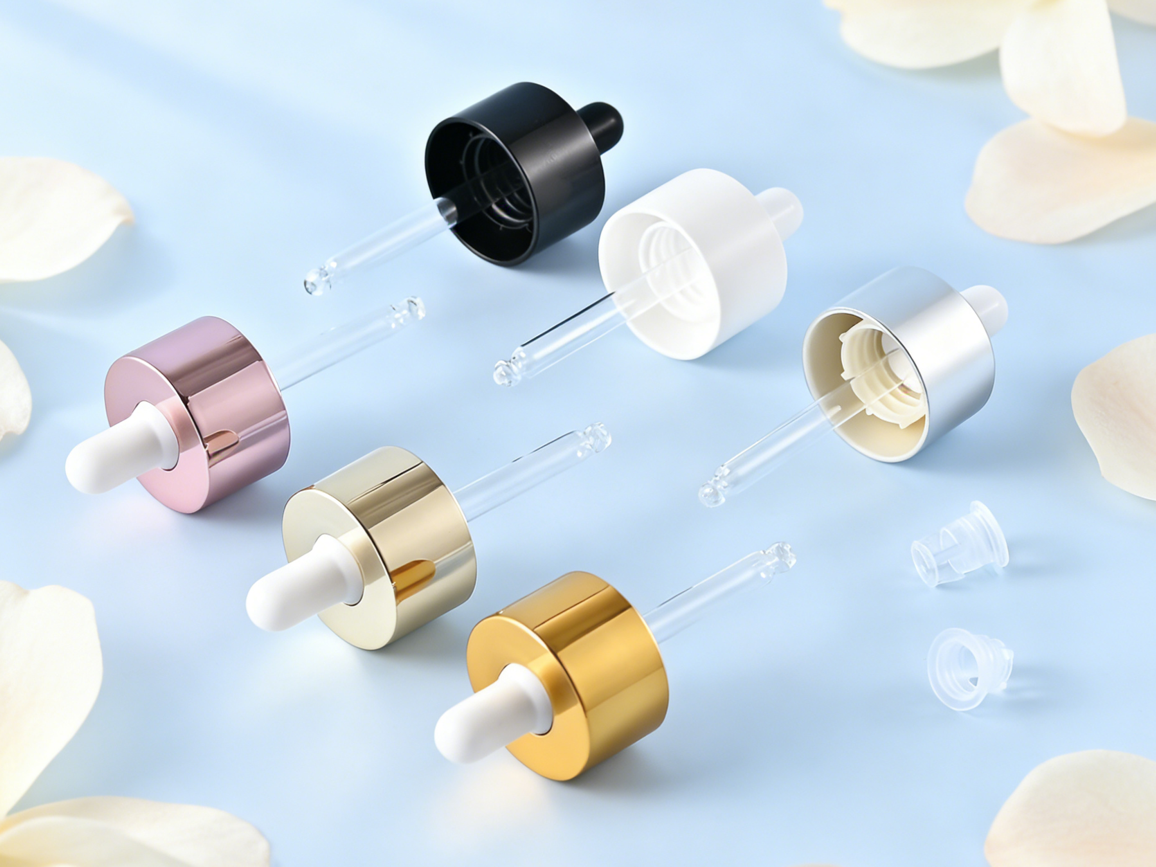 Wholesale essential oil bottles can be paired with various dropper applicators. 