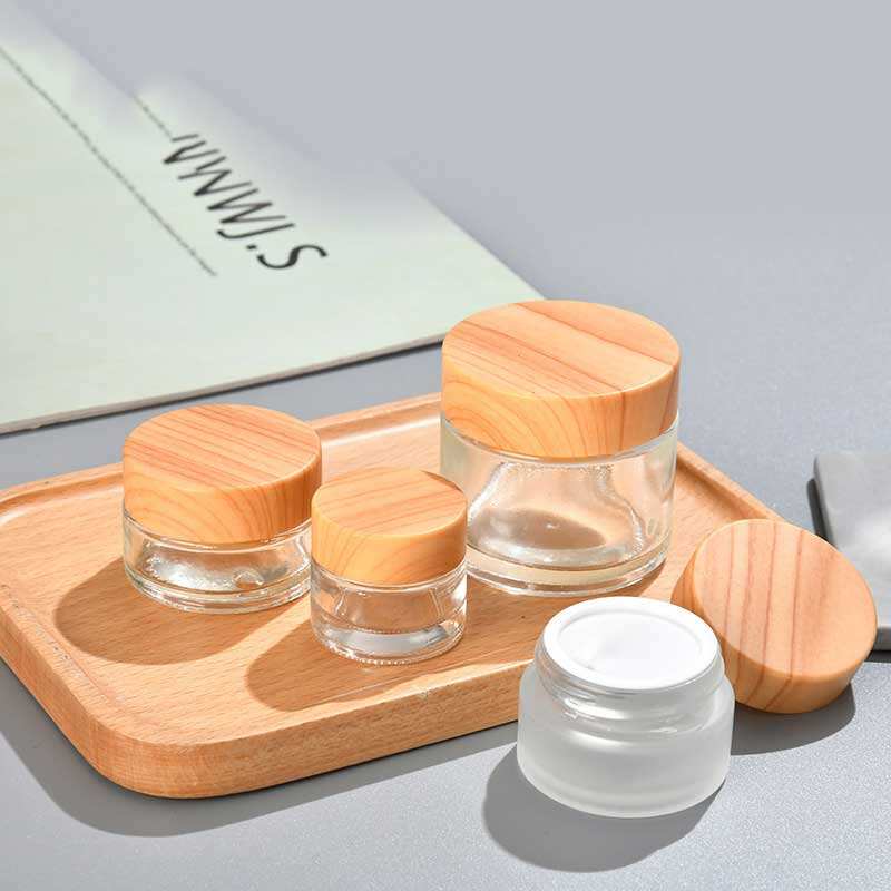 Emelje brandjét luxusüveg-kozmetikai edényekkel