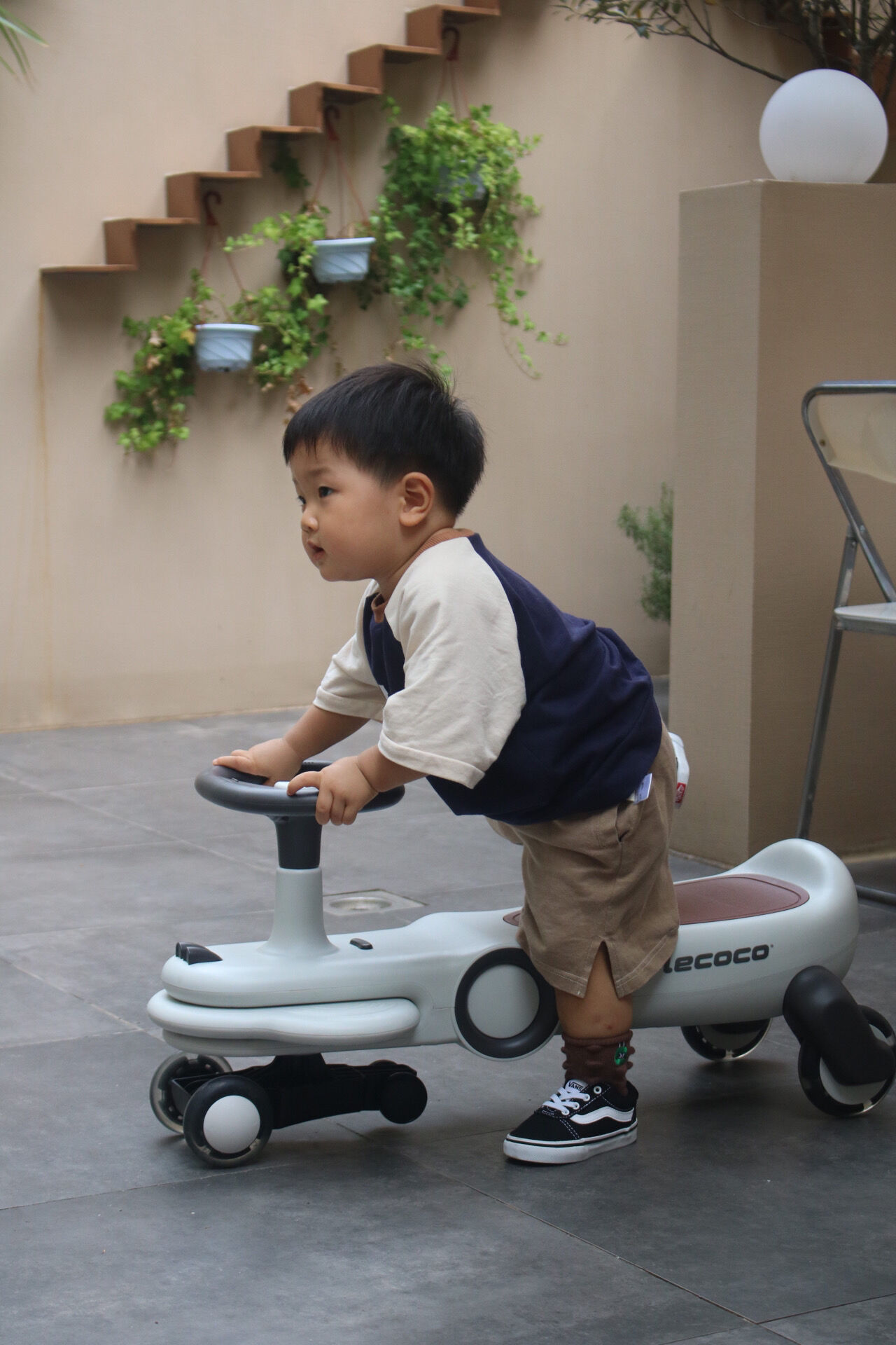 Versatile Indoor and Outdoor Entertainment Solution