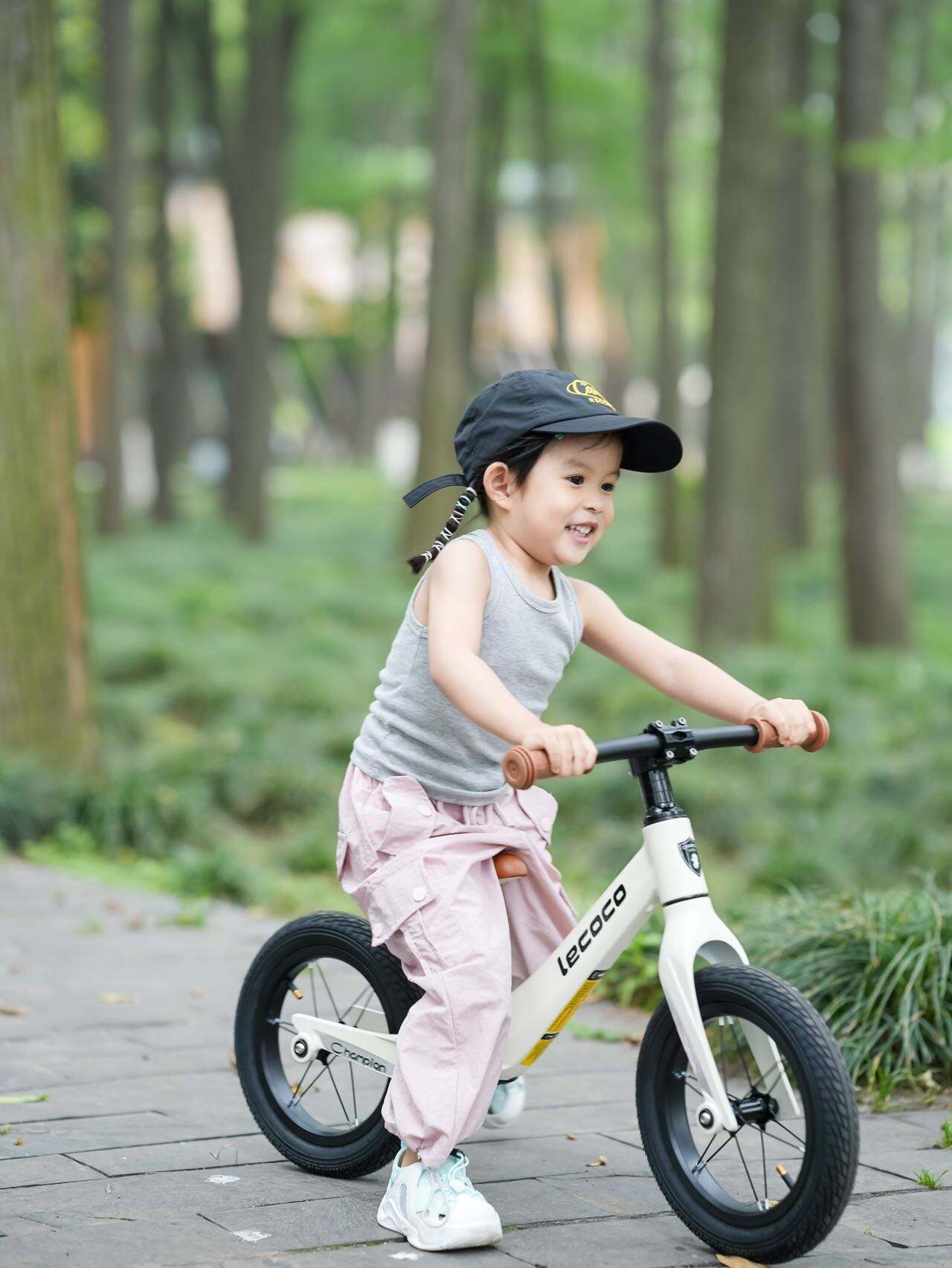 هندسة أمان متفوقة وتصميم يركز على الطفل