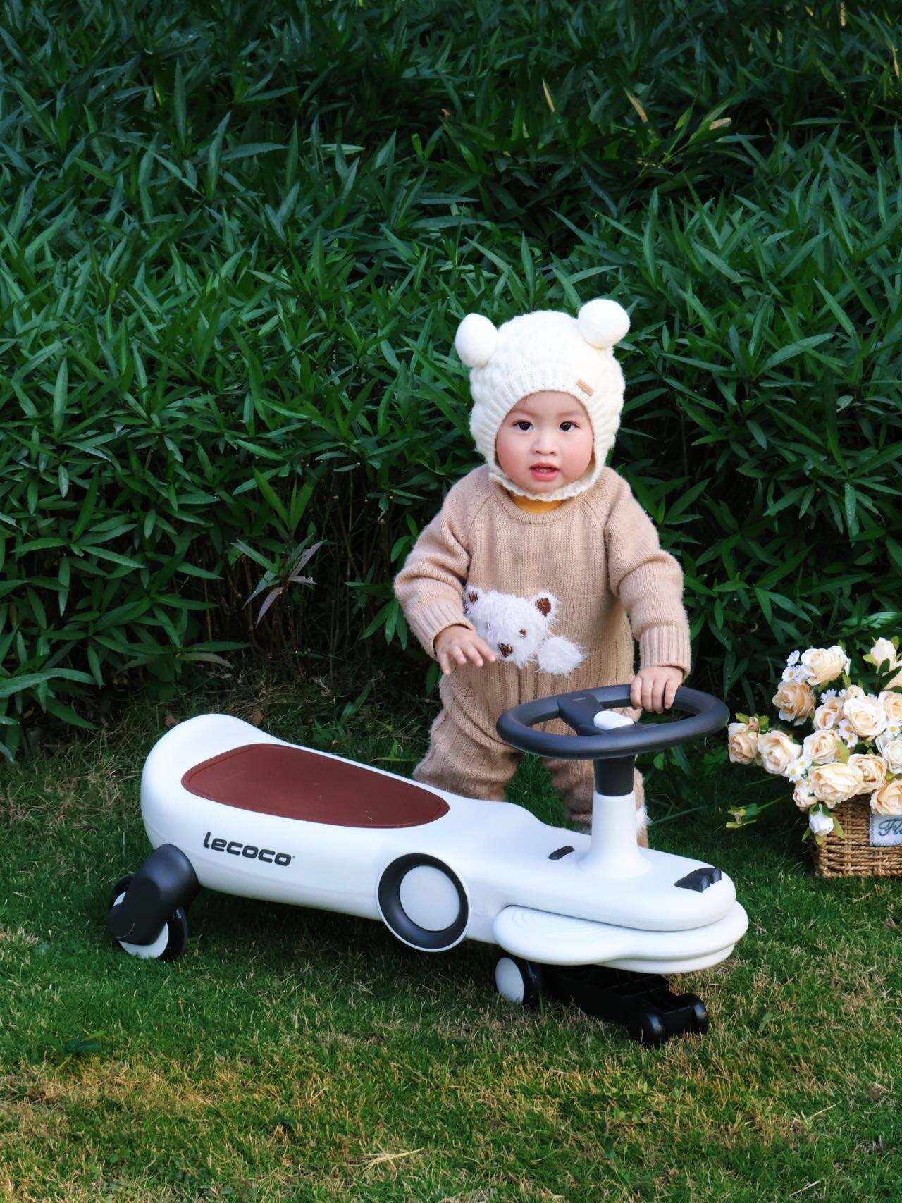 How Does a Swing Car Improve Balance and Coordination for Toddlers?