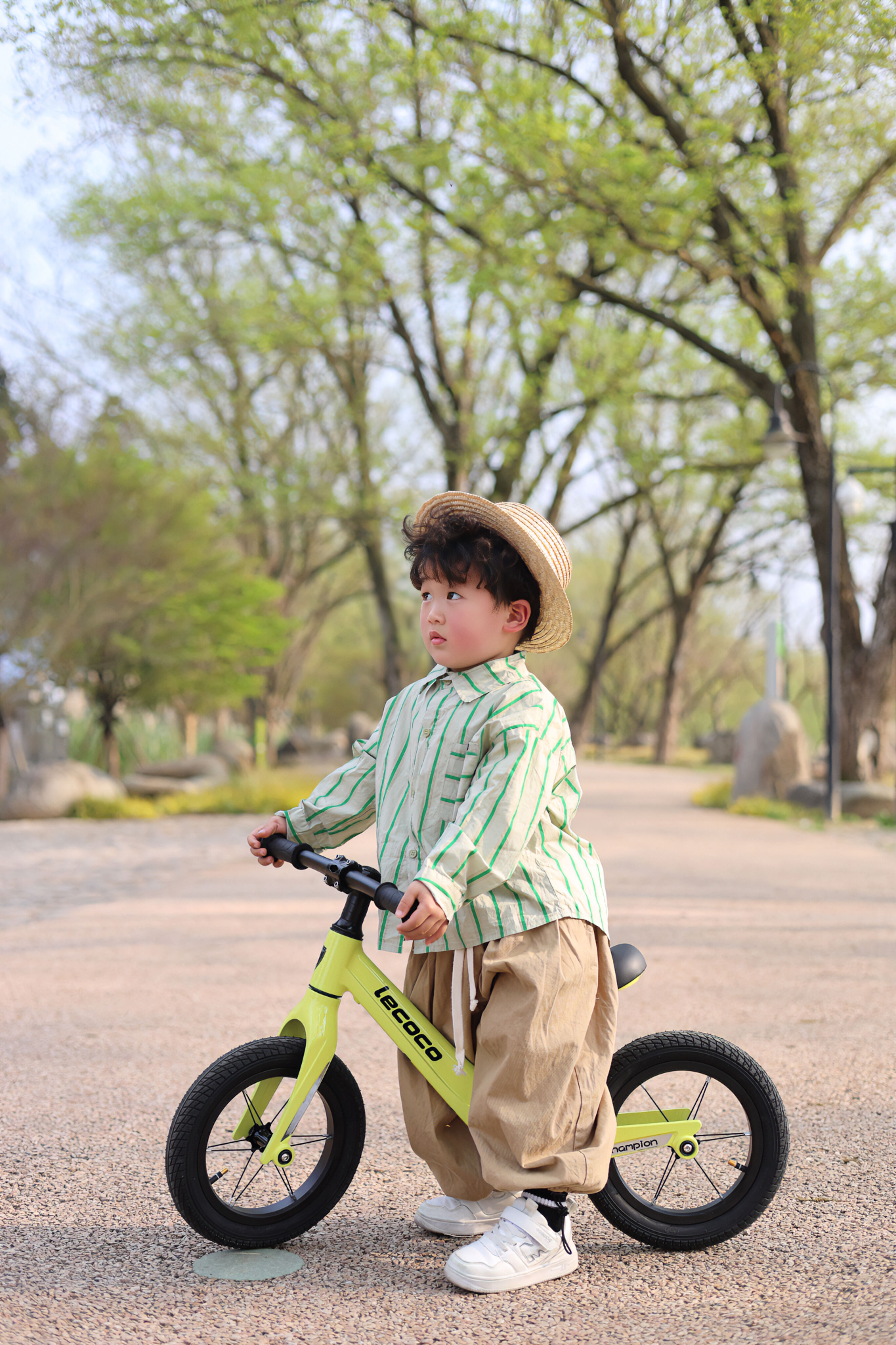 دعم العملاء الشامل ومزايا الخدمة الممتازة