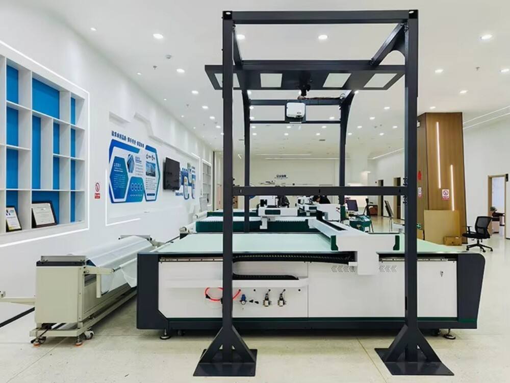 Bangzheng Intelligent Leather Cutting Machine High-Precision Digital Leather Processing Solution (7).jpg