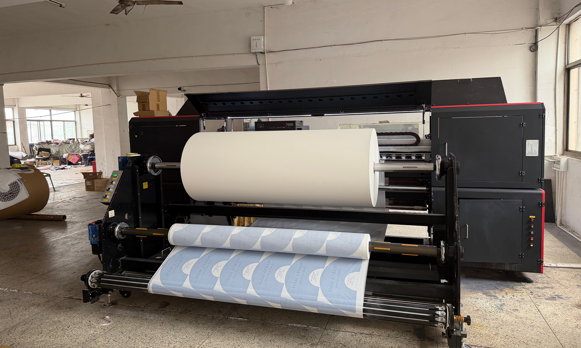 Construção de uma Cadeia de Suprimentos de Leque Artesanal de Longo Prazo para um Importador Europeu Líder de Produtos Promocionais