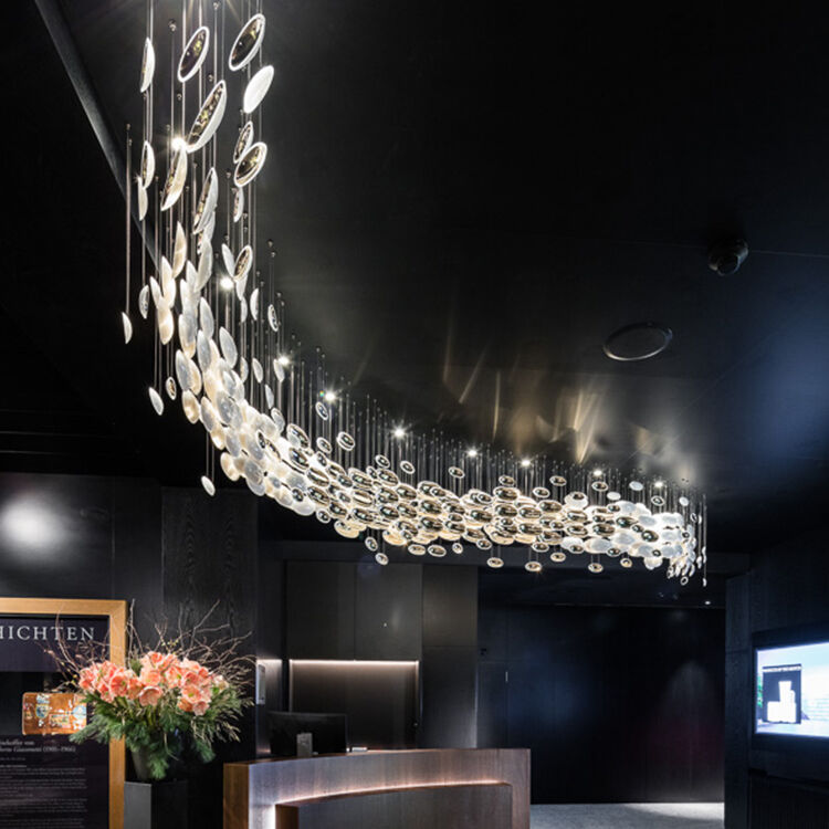 Lampadario di lusso in vetro personalizzato per l'atrio dell'hotel, lampada a spirale per scale, illuminazione creativa per salotto e ristorante, lampadario da soffitto