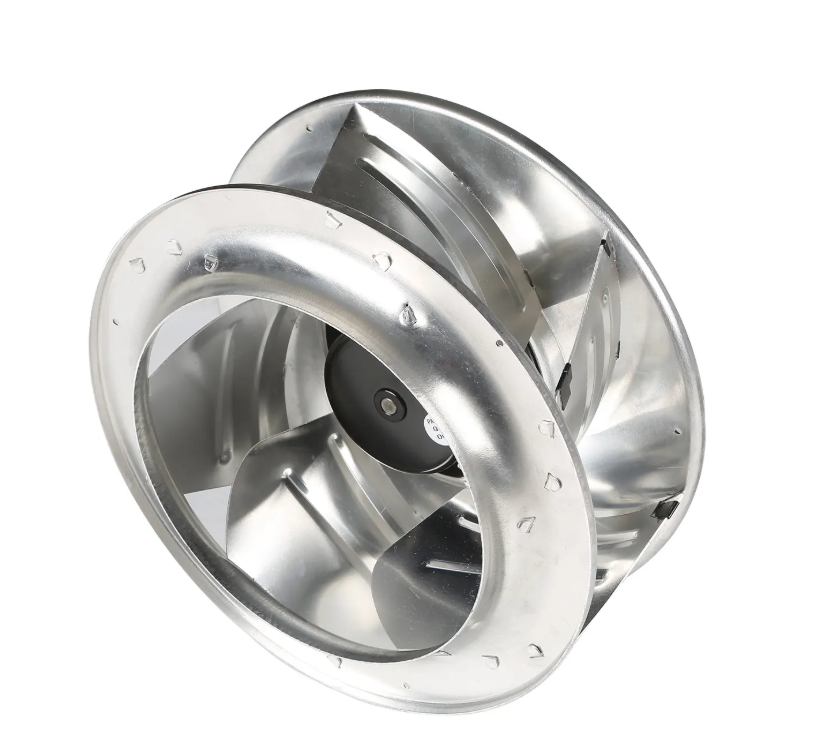 ¿Por qué los ventiladores EC de curvatura inversa son más silenciosos que otros tipos?