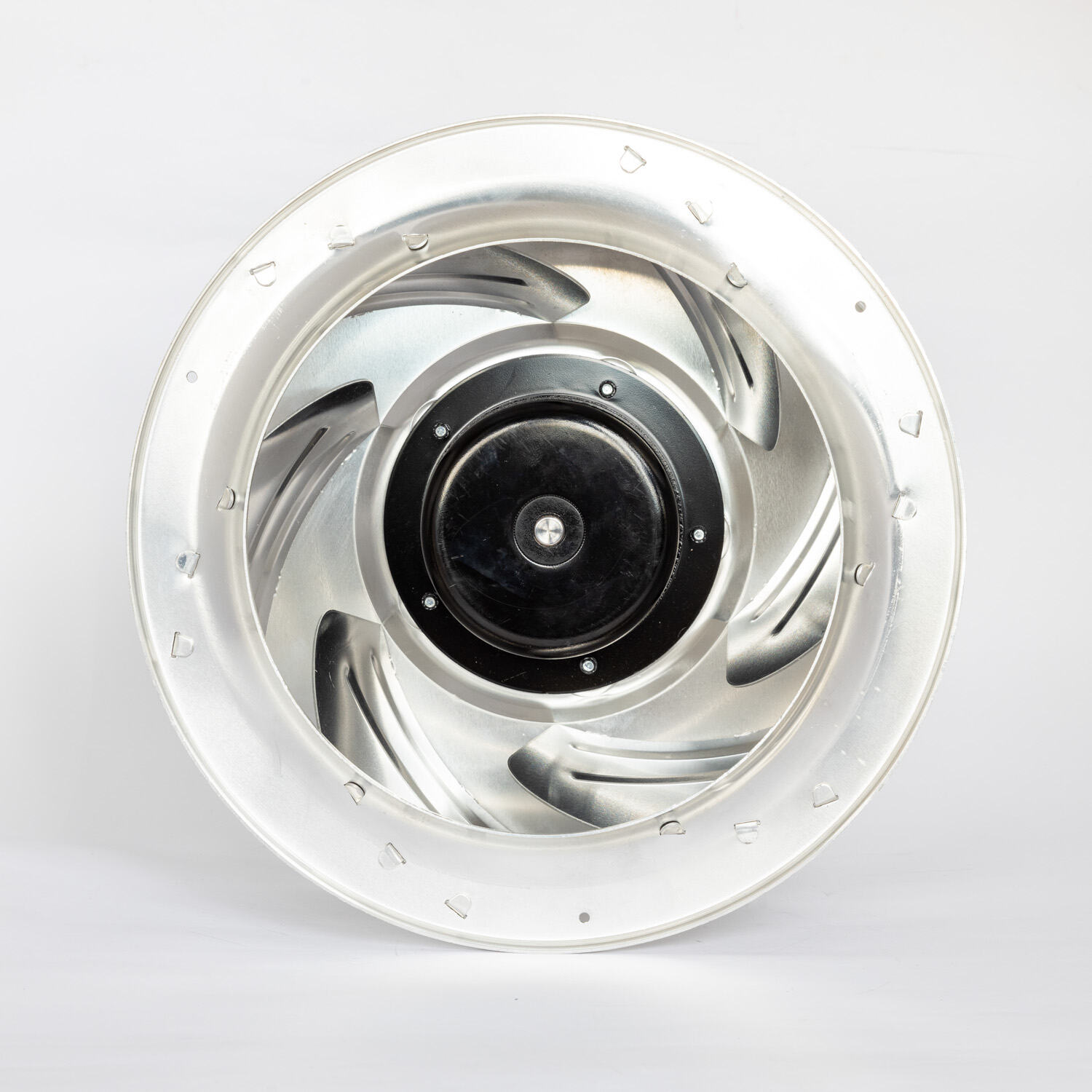 What's the Difference Between a Centrifugal Fan and an Axial Fan?