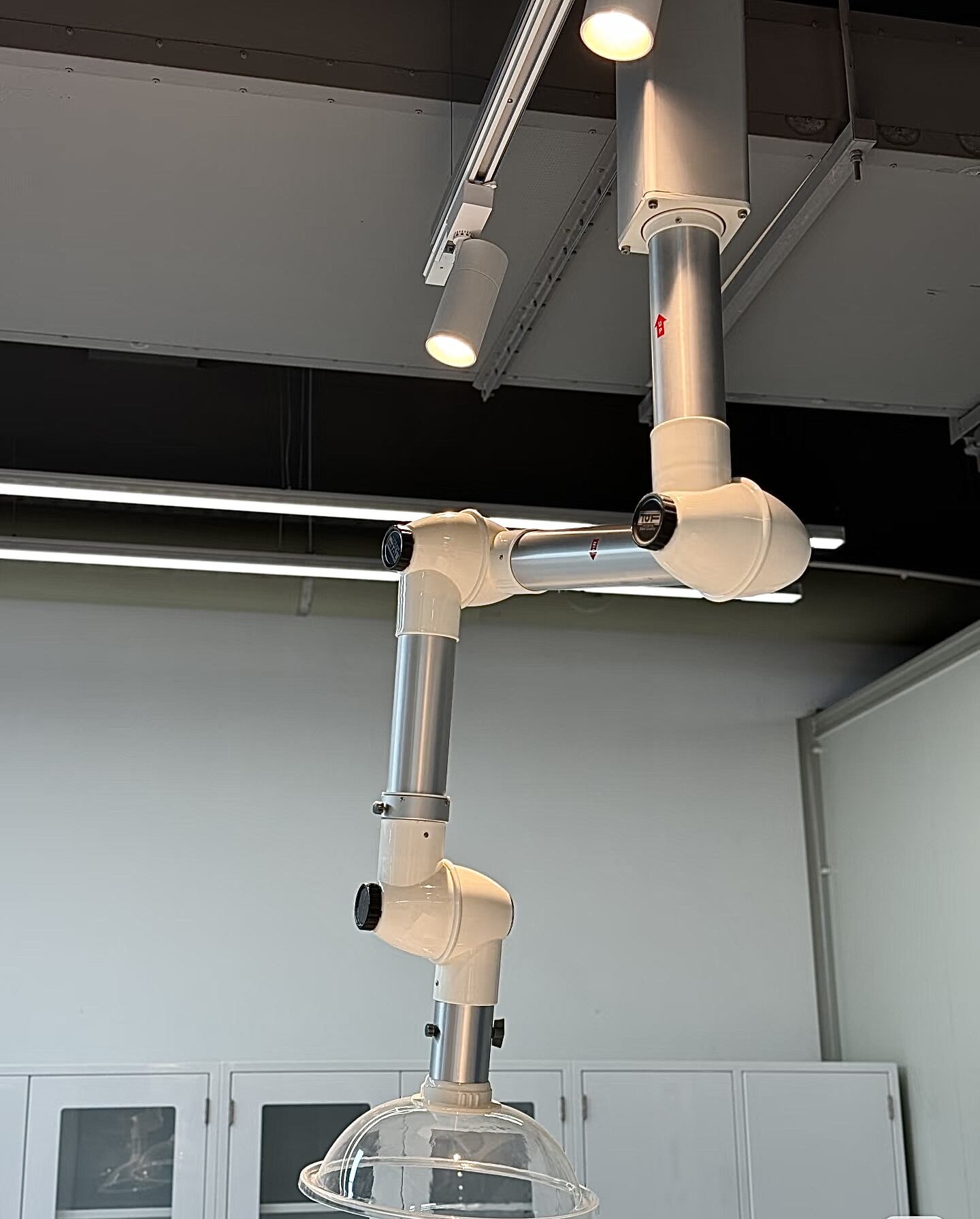 စျေးသက်သာစွာ ဝယ်ယူရန် ဓာတုအိုင်းဖြူမှုန်းခေါင်းထုပ်များတွင် ရှာဖွေသင့်သည့် အင်္ဂါရပ်များ