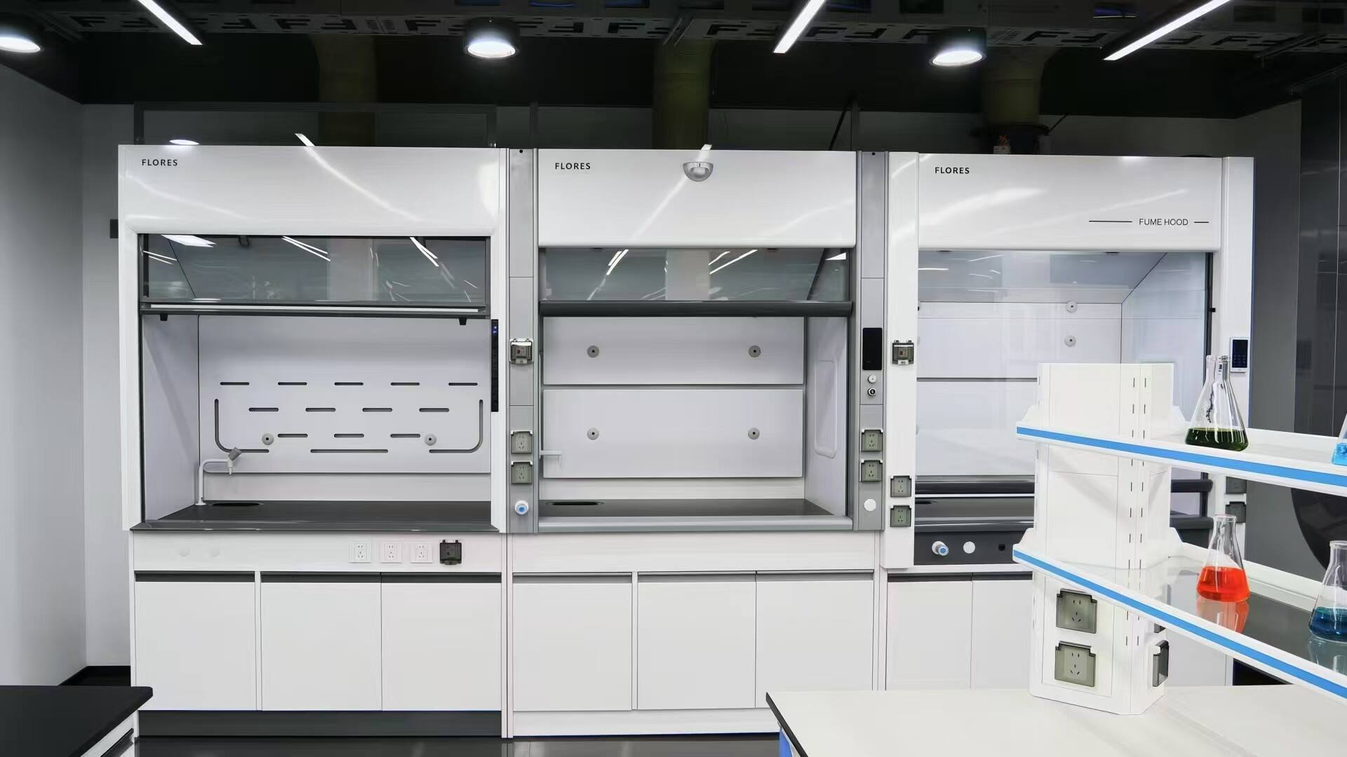 ထိရောက်သော အိုင်းဆော် (fume hood) အသောင်းများတွင် အရေးကြီးသော အင်္ဂါရပ်များများမှာ အဘယ်နည်း။