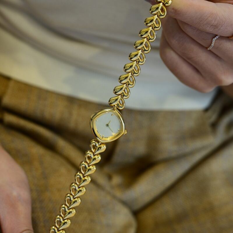 Unmatched Elegance and Versatility of Our Milanese Bracelets