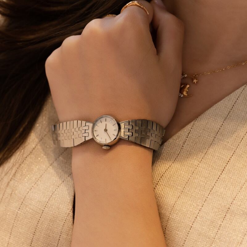 Discover the Unique Advantages of Our Round Watches