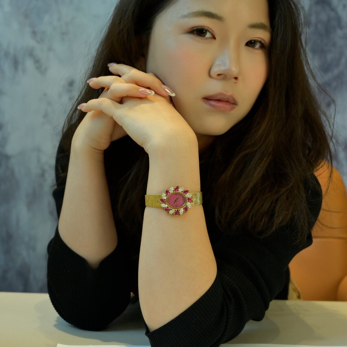 Unmatched Expertise in Vintage Women's Watches