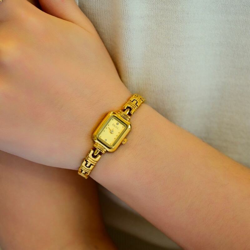 Discover the Unique Advantages of Fashion Bangle Watches