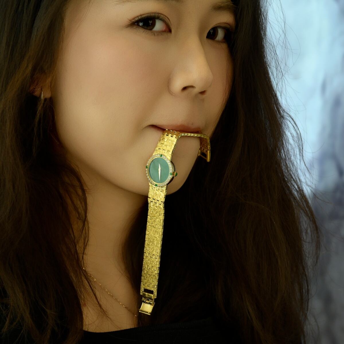 Discover the Unique Advantages of Our Antique Watch Store