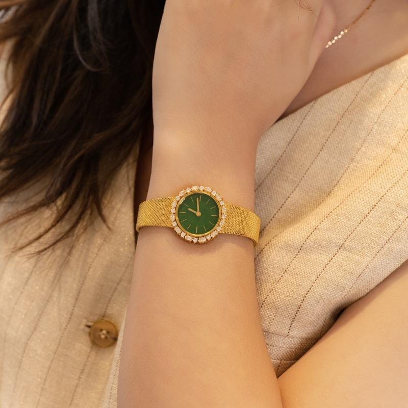 Why Vintage Jewelry Complement Watch Collections?