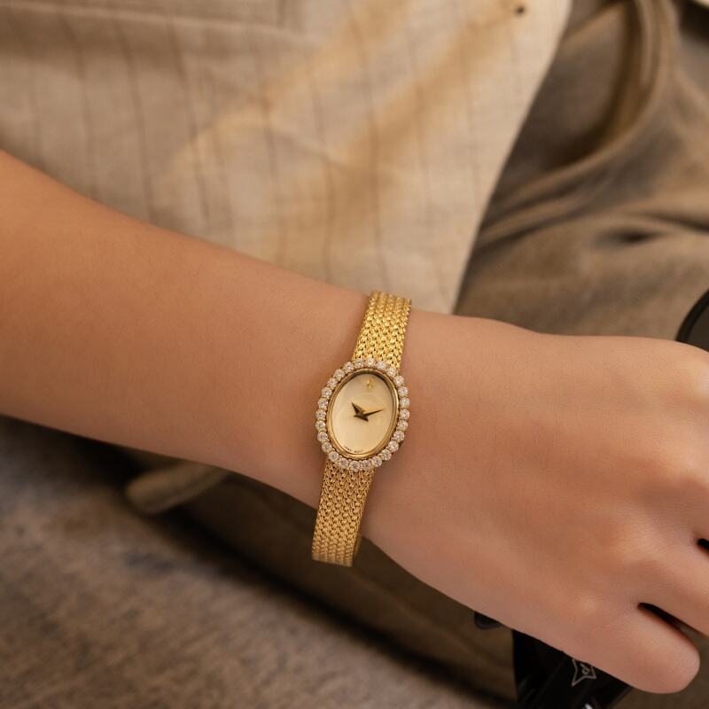 Unmatched Elegance and Functionality in Bangle Type Watches for Women