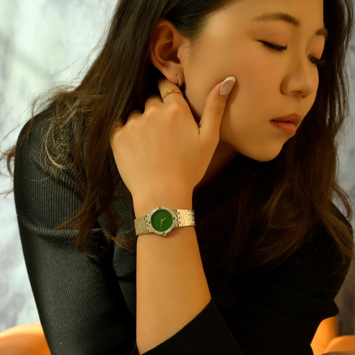 Discover the Unmatched Elegance of Antique Diamond Watches