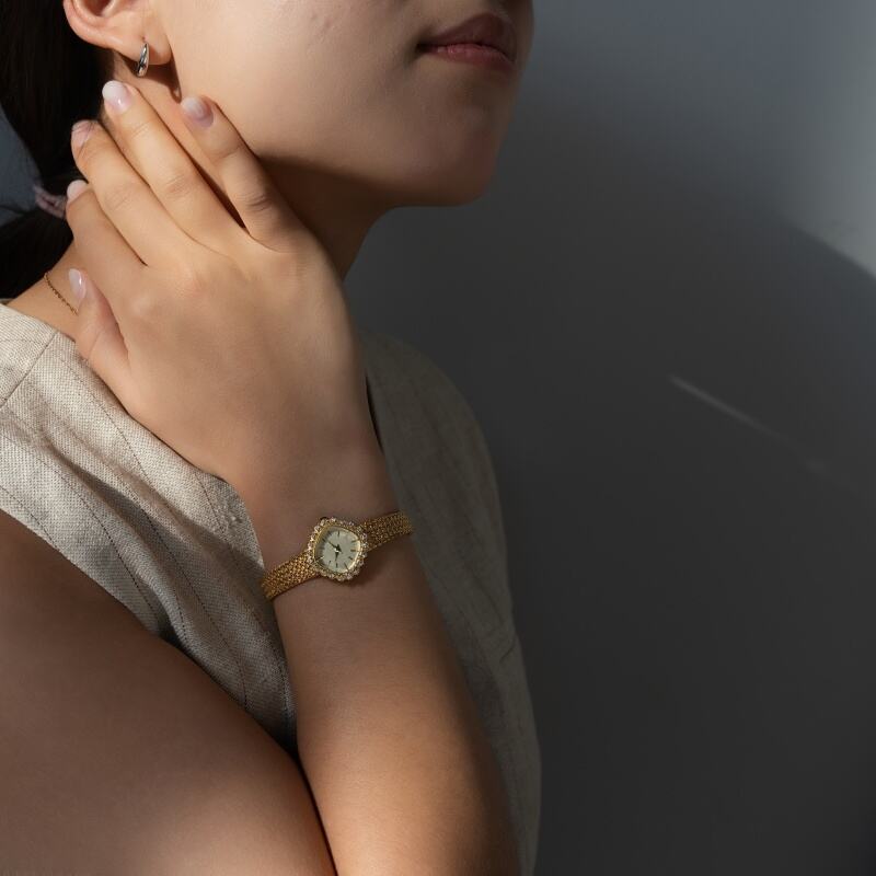 The Allure of Our Vintage Bracelet Wrist Watches