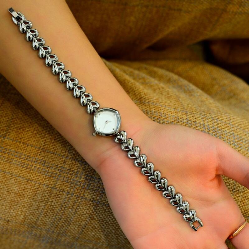 Discover the Unmatched Elegance of Gold Dress Watches