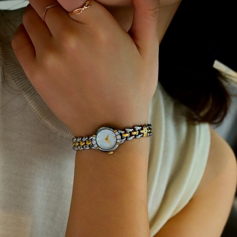 Unmatched Elegance and Quality in Vintage Bangle Watches