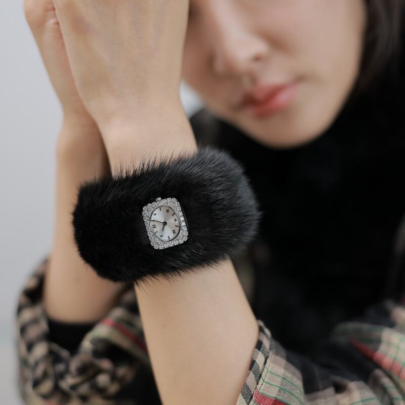 Unmatched Quality and Design in Crystal Bezel Watches