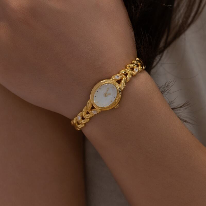 Unique Advantages of Bangle Type Watches for Ladies