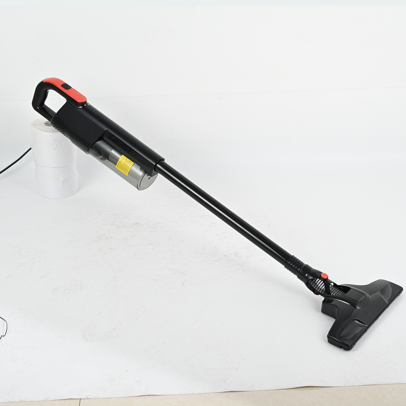 6Corded Vacuum Cleaner Y3070.png