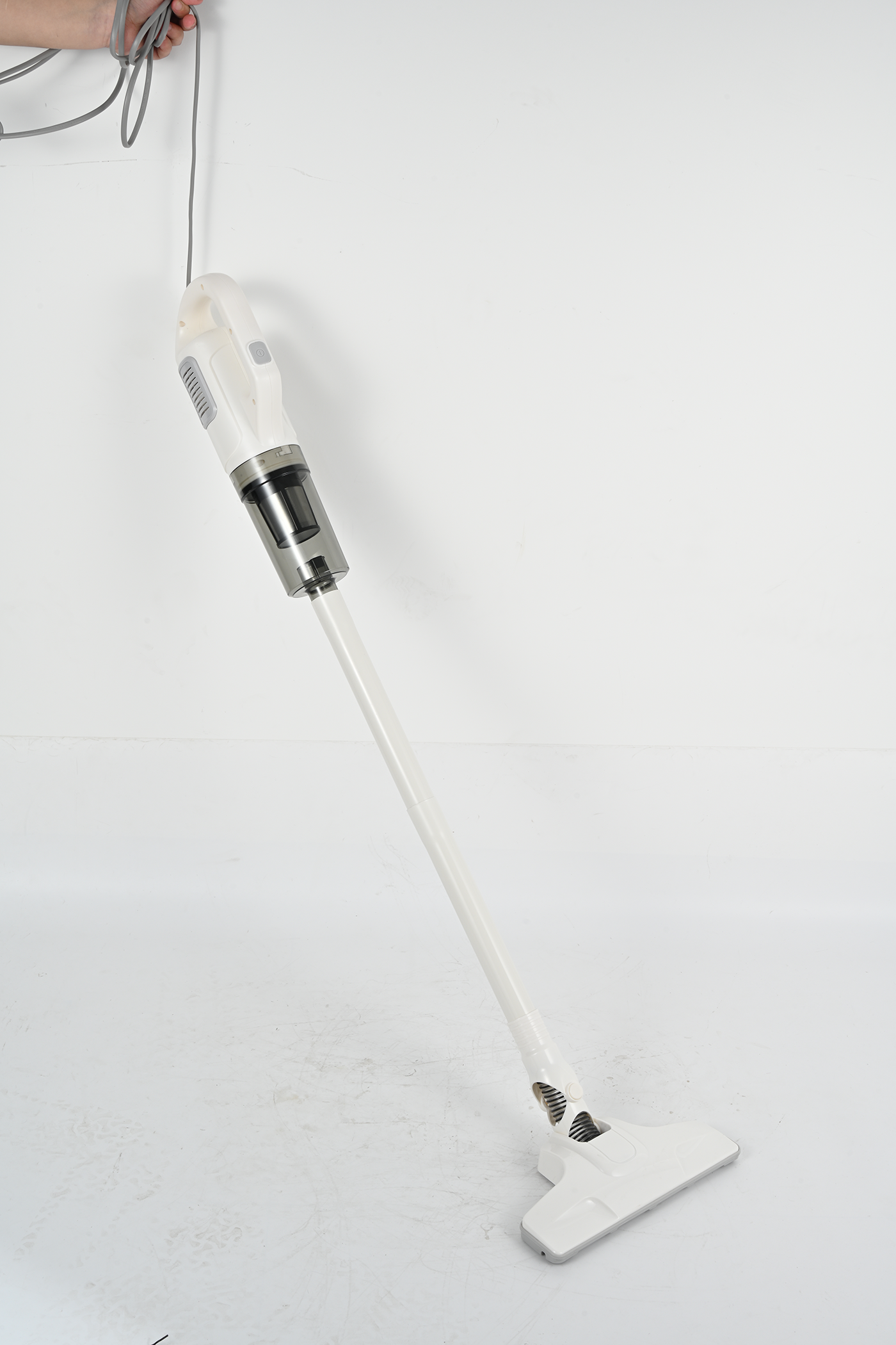 9Corded Vacuum Cleaner Y3072.png