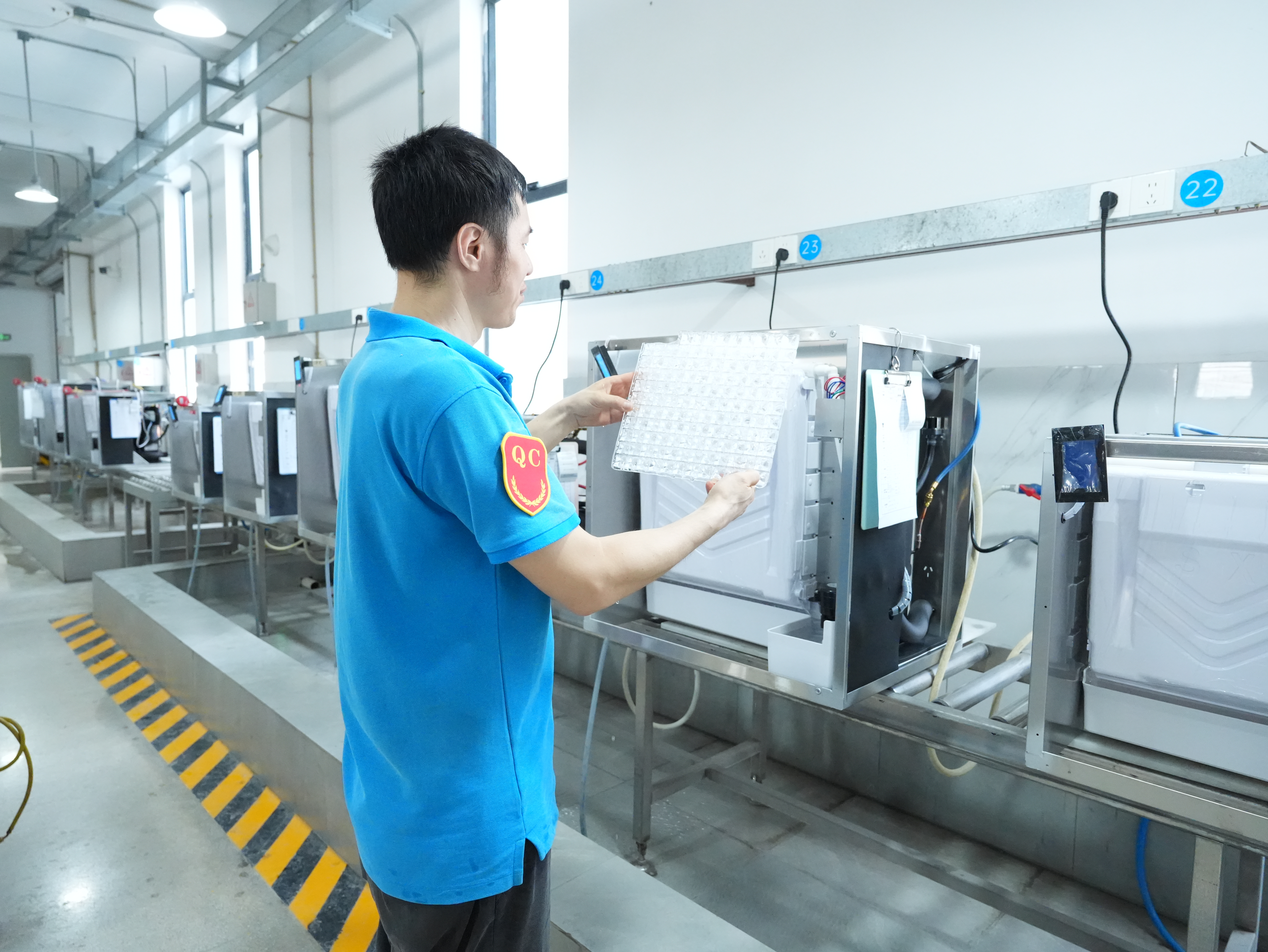 under bar ice maker 3.JPG