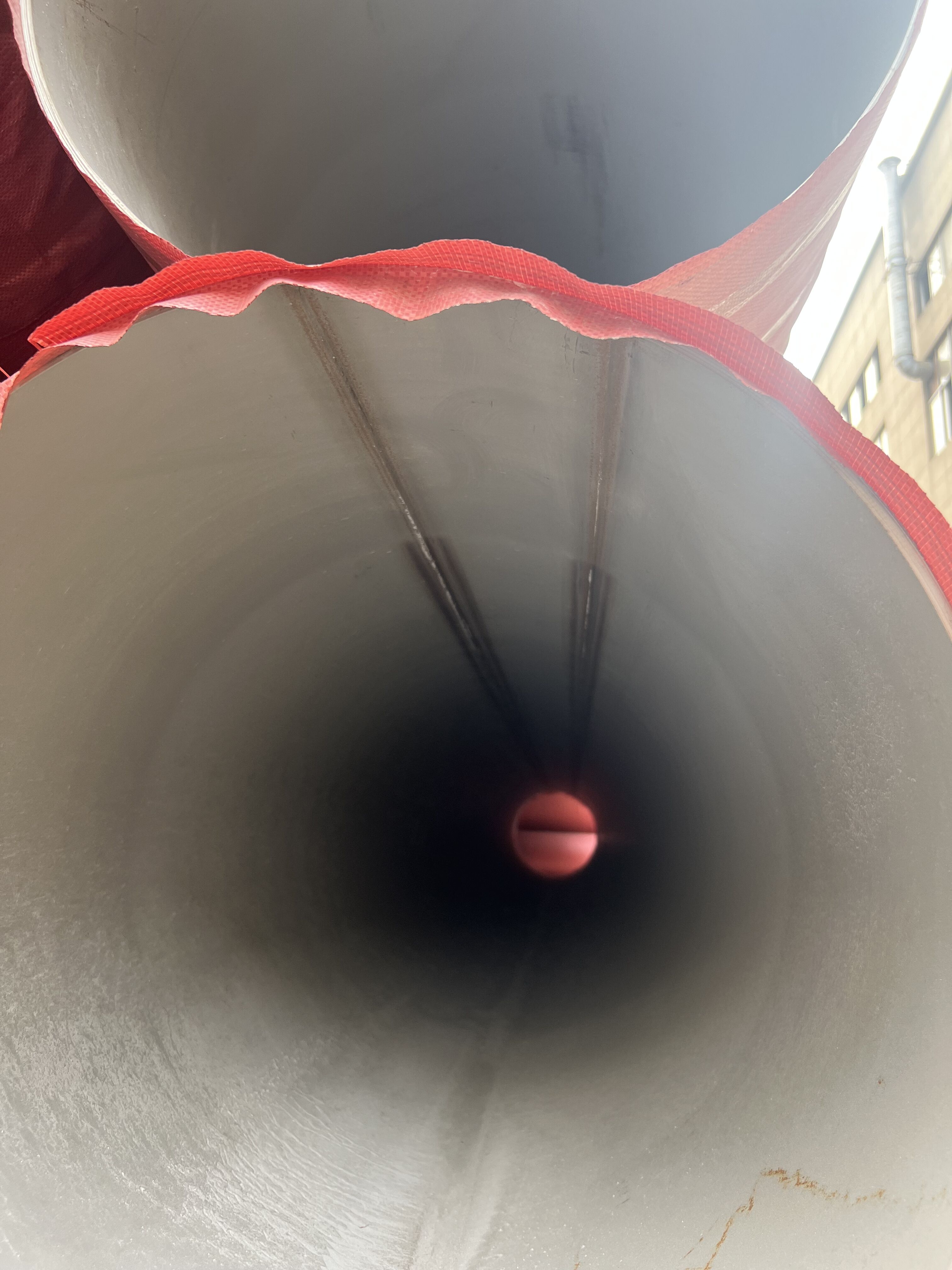 באילו פרויקטי תשתית משמש צינור ריק ללא מפריד בקוטר גדול?
